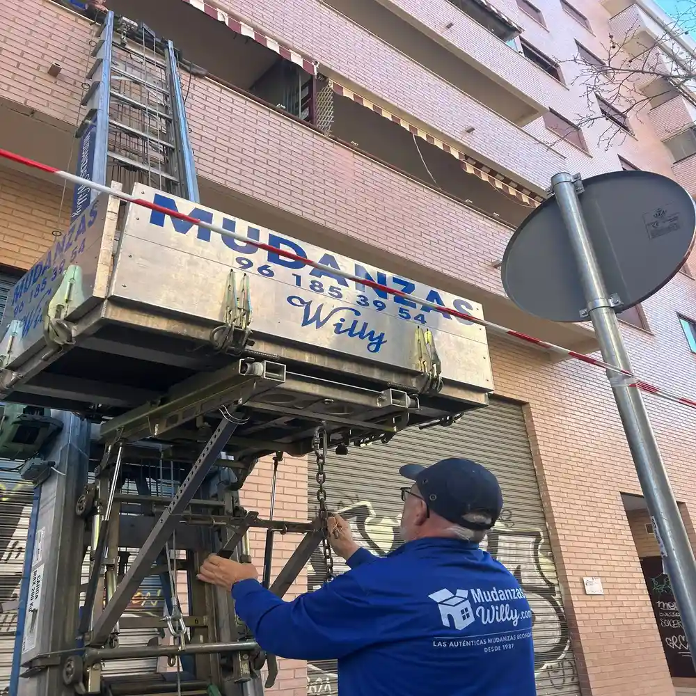 mudanzas willy maquina elevadora